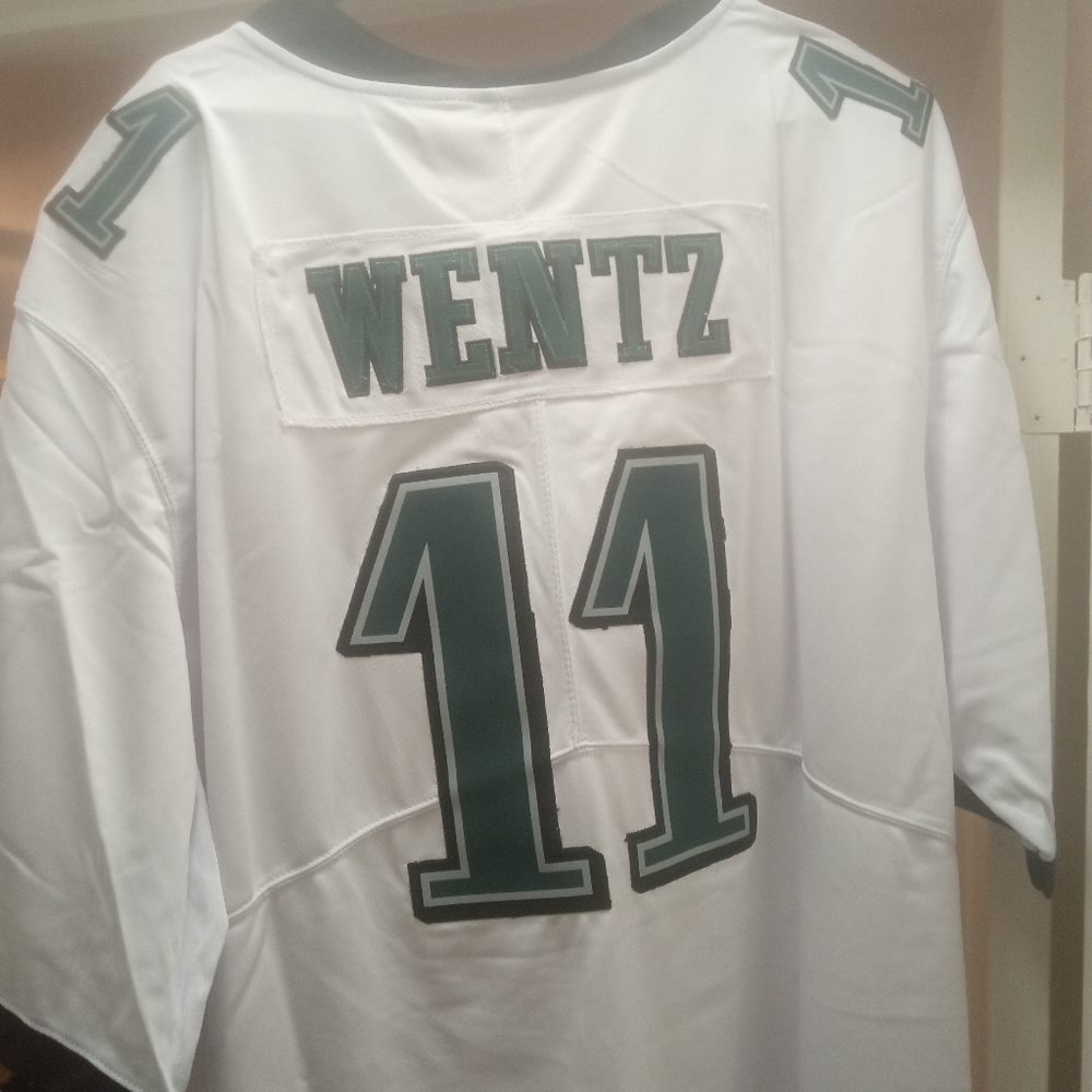 Carson Wentz Eagles jersey sz 2x